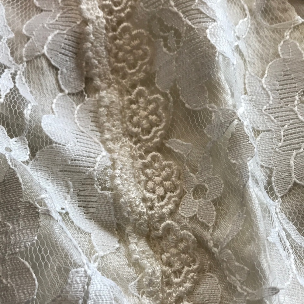 Vintage Women's White Lace Peplum Blouse - Picture 3 of 14